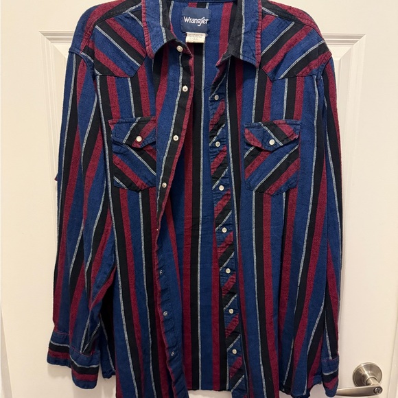 Wrangler Other - Wrangler Multi-Color Plaid Shirt
